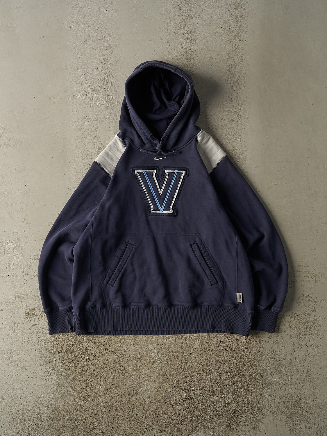 Vintage Y2K Navy Blue Nike Middle Swoosh Villanova University Hoodie (L)