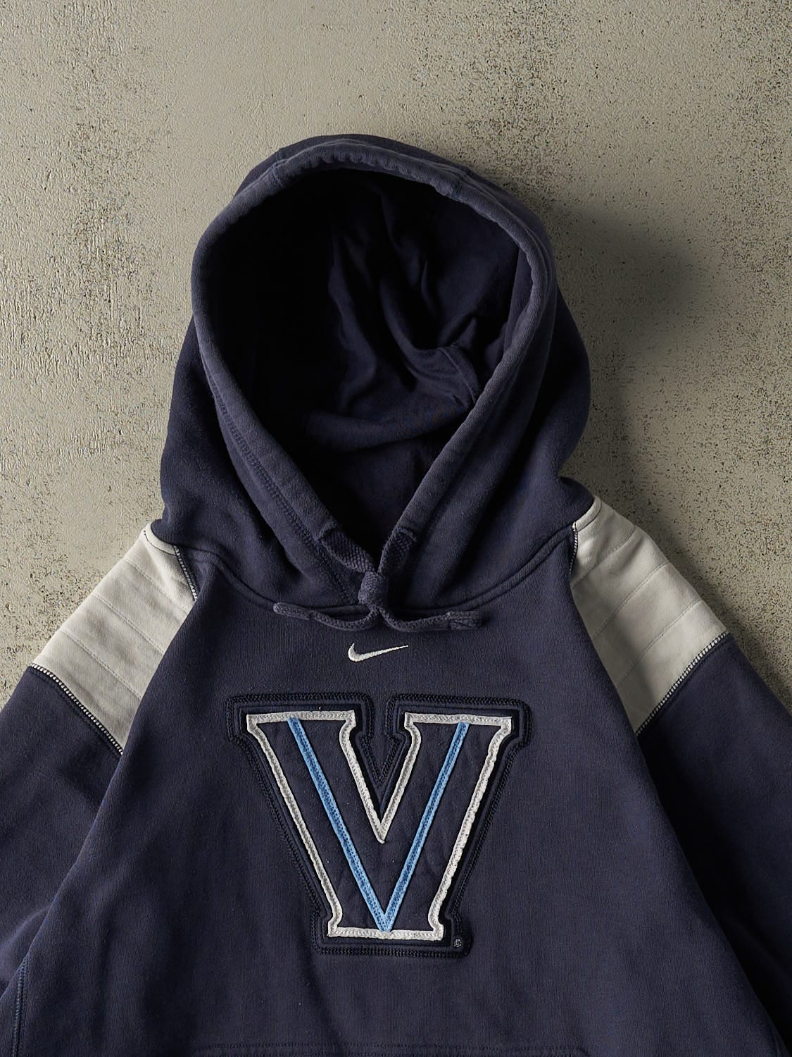 Vintage Y2K Navy Blue Nike Middle Swoosh Villanova University Hoodie (L)