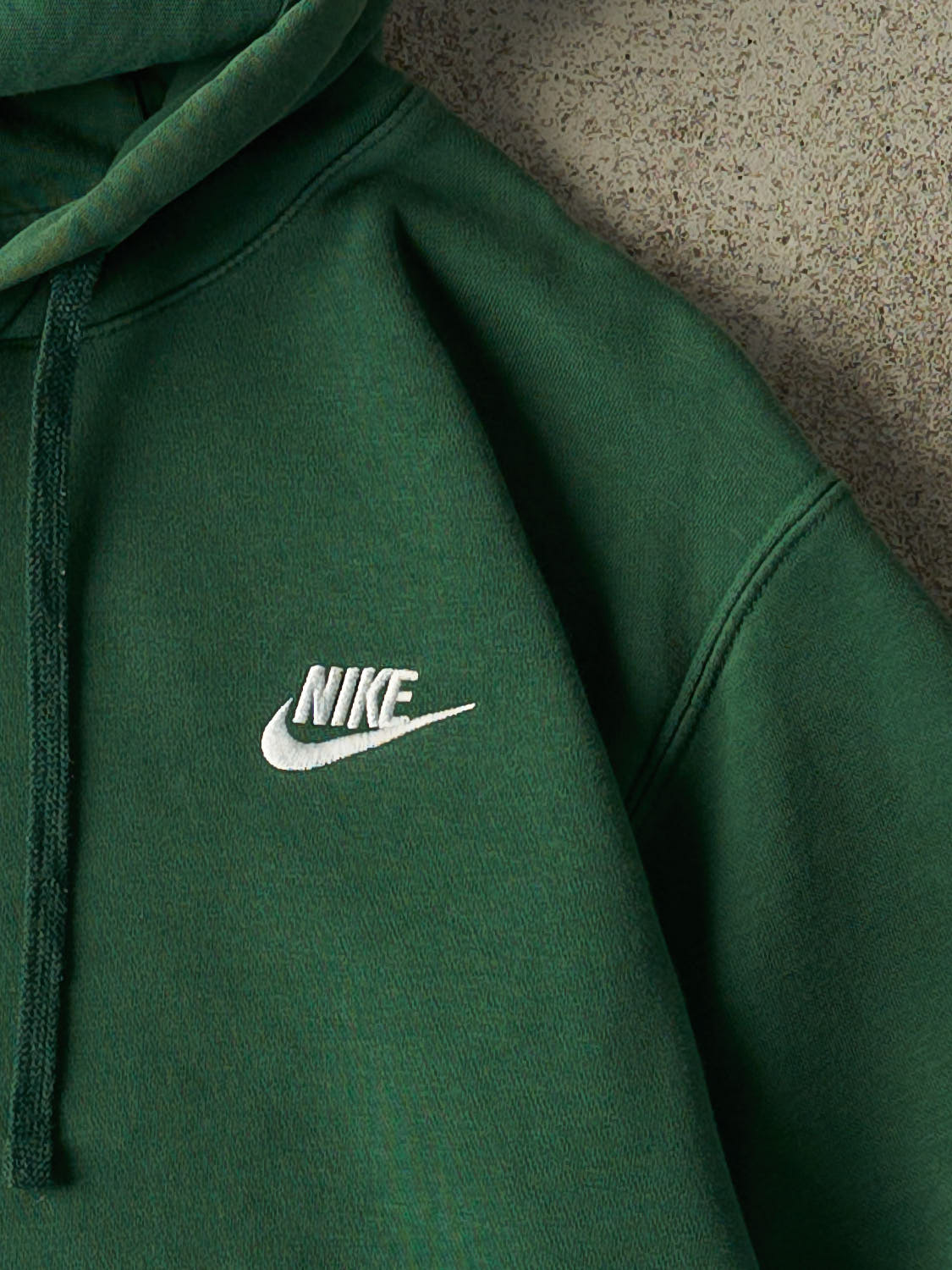 Vintage Y2K Green Nike Embroidered Hoodie (M)
