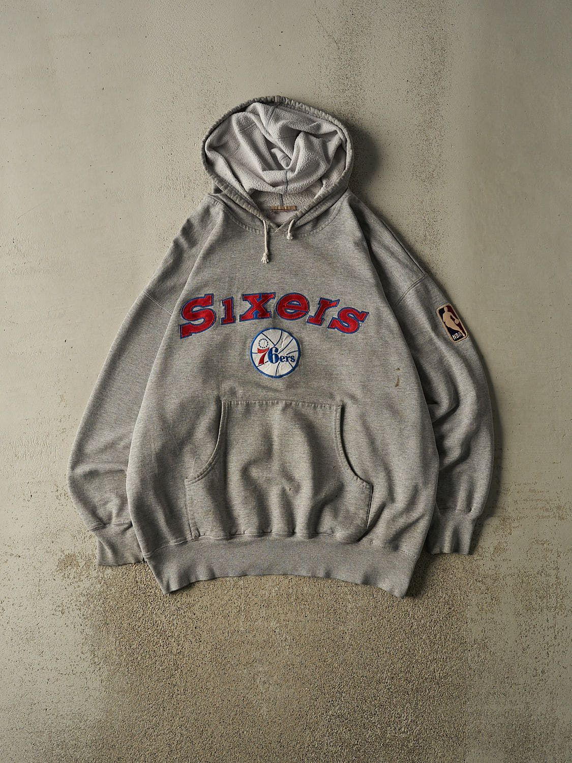 Vintage Y2K Grey Philadelphia 76ers Hoodie (XXL/XXXL)