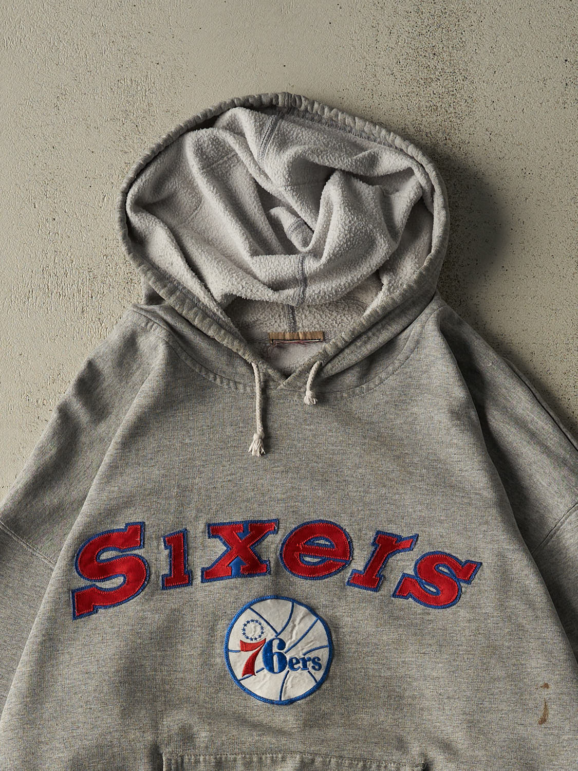 Vintage Y2K Grey Philadelphia 76ers Hoodie (XXL/XXXL)