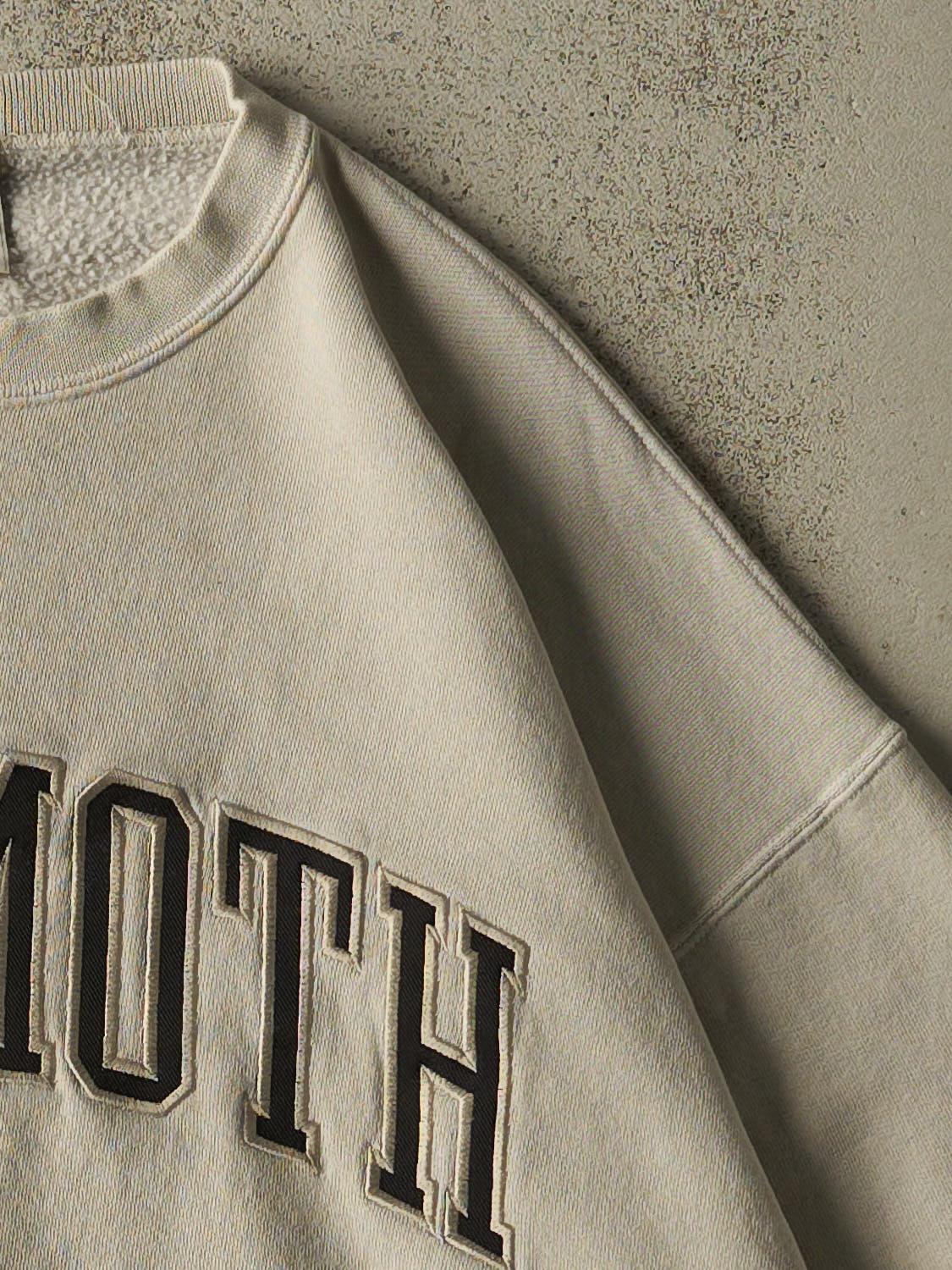Vintage 90s Beige Mammoth Embroidered Crewneck (XL/XXL)