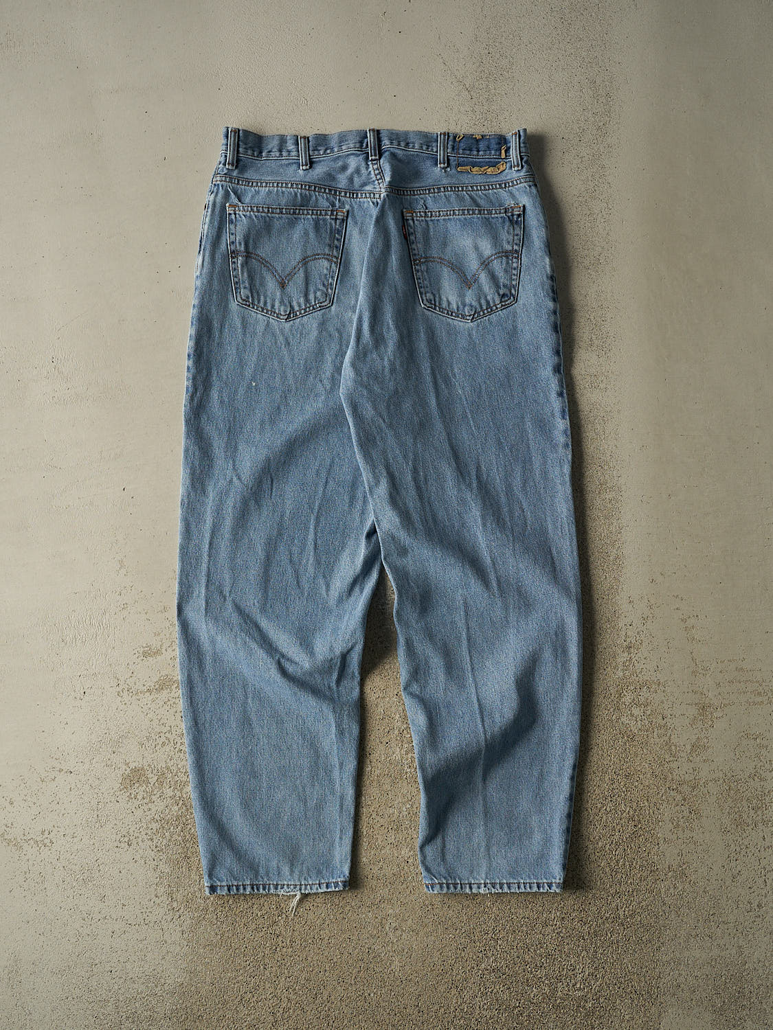Vintage 90s Mid Wash Levi's 560 Jeans (37x33)