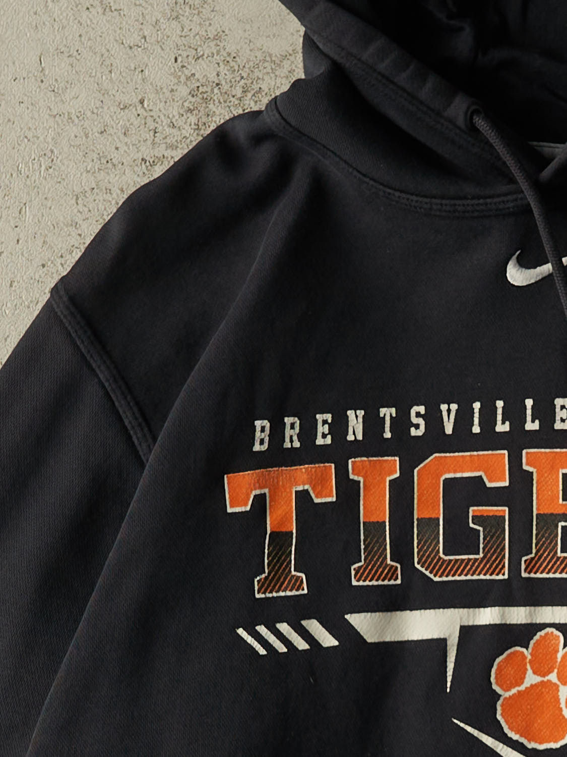 Vintage Y2K Black Nike Middle Swoosh Brentsville Tigers Hoodie (M/L)