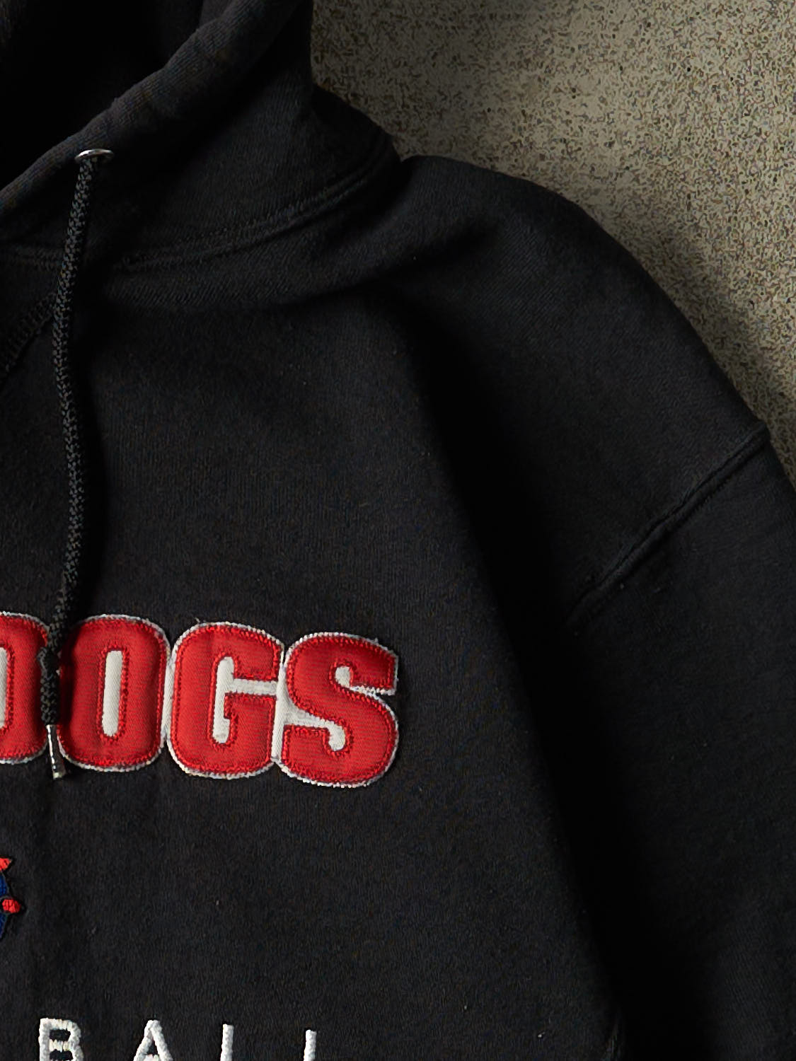 Vintage Y2K Black Russell Athletic Bulldogs Volleyball Embroidered Hoodie (S/M)