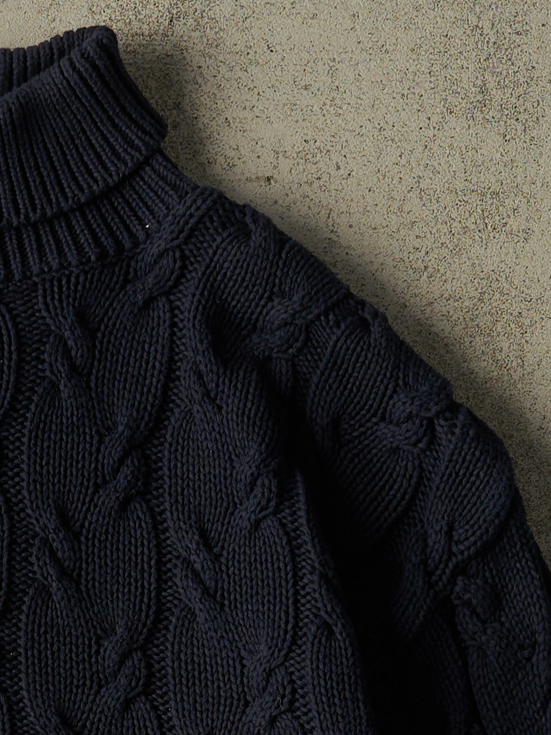 Vintage Y2K Navy Blue Club Monaco Turtle Neck Cable Knit (M/L)