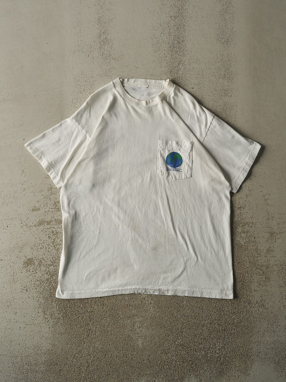 Vintage 90s White World Wildlife Fund " Saving Life On Earth" Pocket Tee (XL)