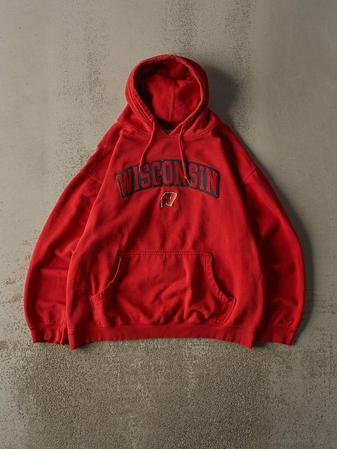Vintage Y2K Red University of Wisconsin Hoodie (L/XL)
