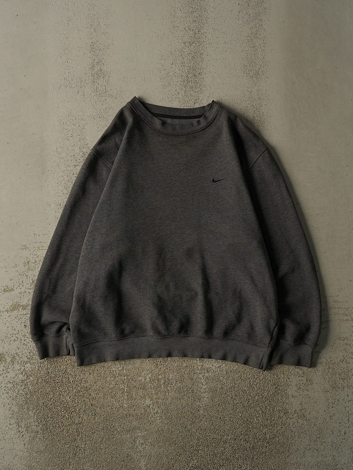 Vintage Y2K Charcoal Grey Nike Swoosh Crewneck (L/XL)