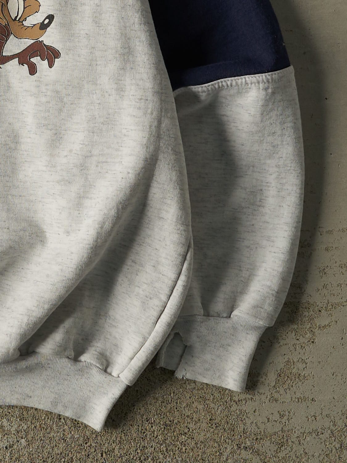 Vintage 90s Heather Grey Looney Tunes Collared Crewneck (L/XL)