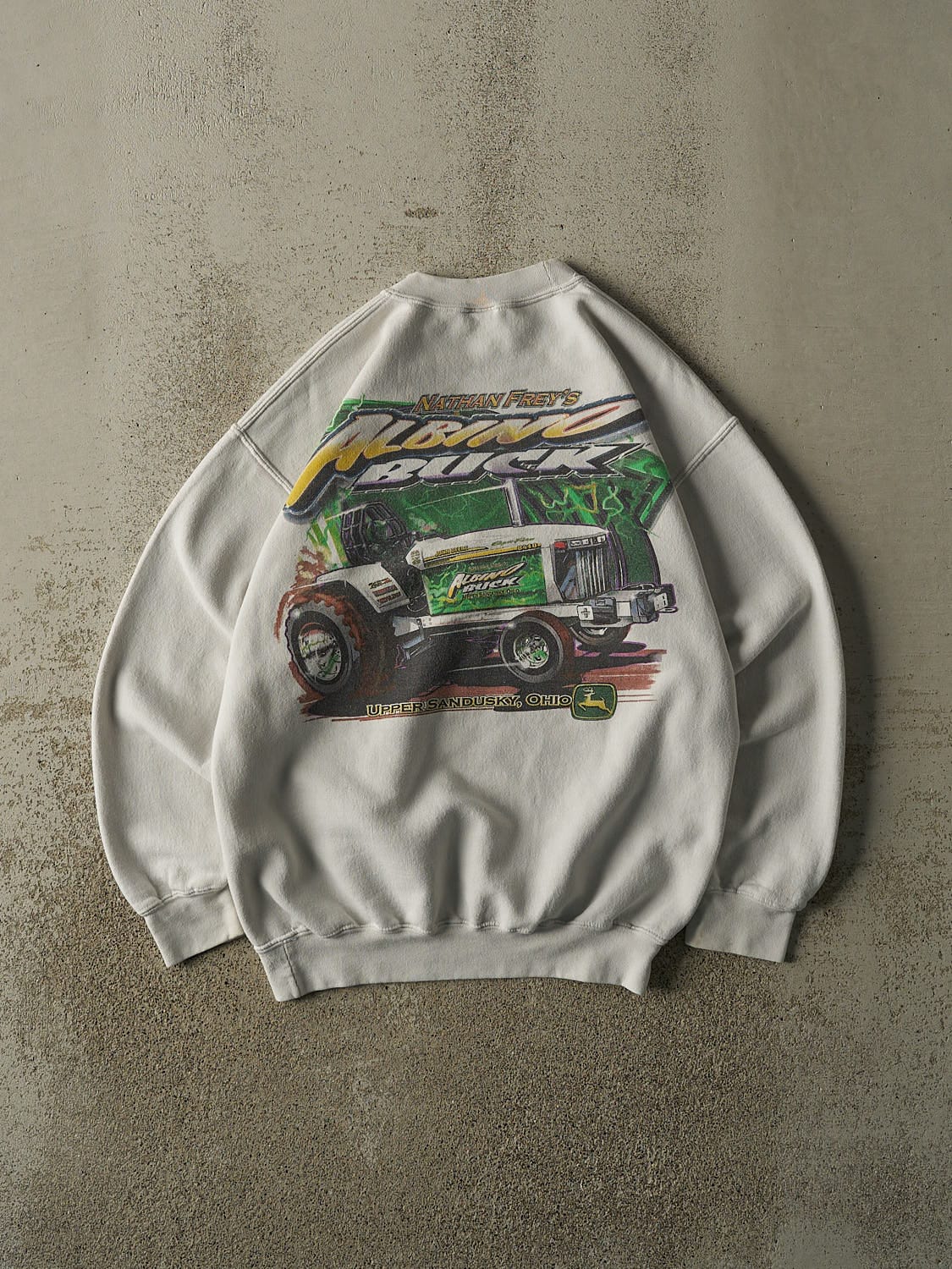 Vintage Y2K Beige John Deere Nathan Frey's Tractor Crewneck (M)