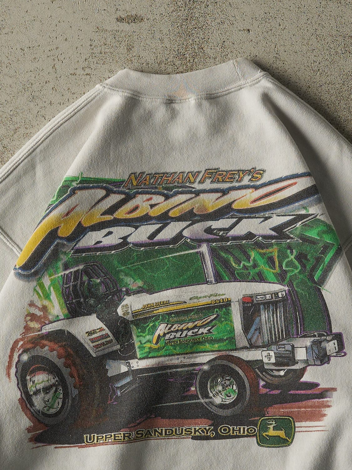 Vintage Y2K Beige John Deere Nathan Frey's Tractor Crewneck (M)