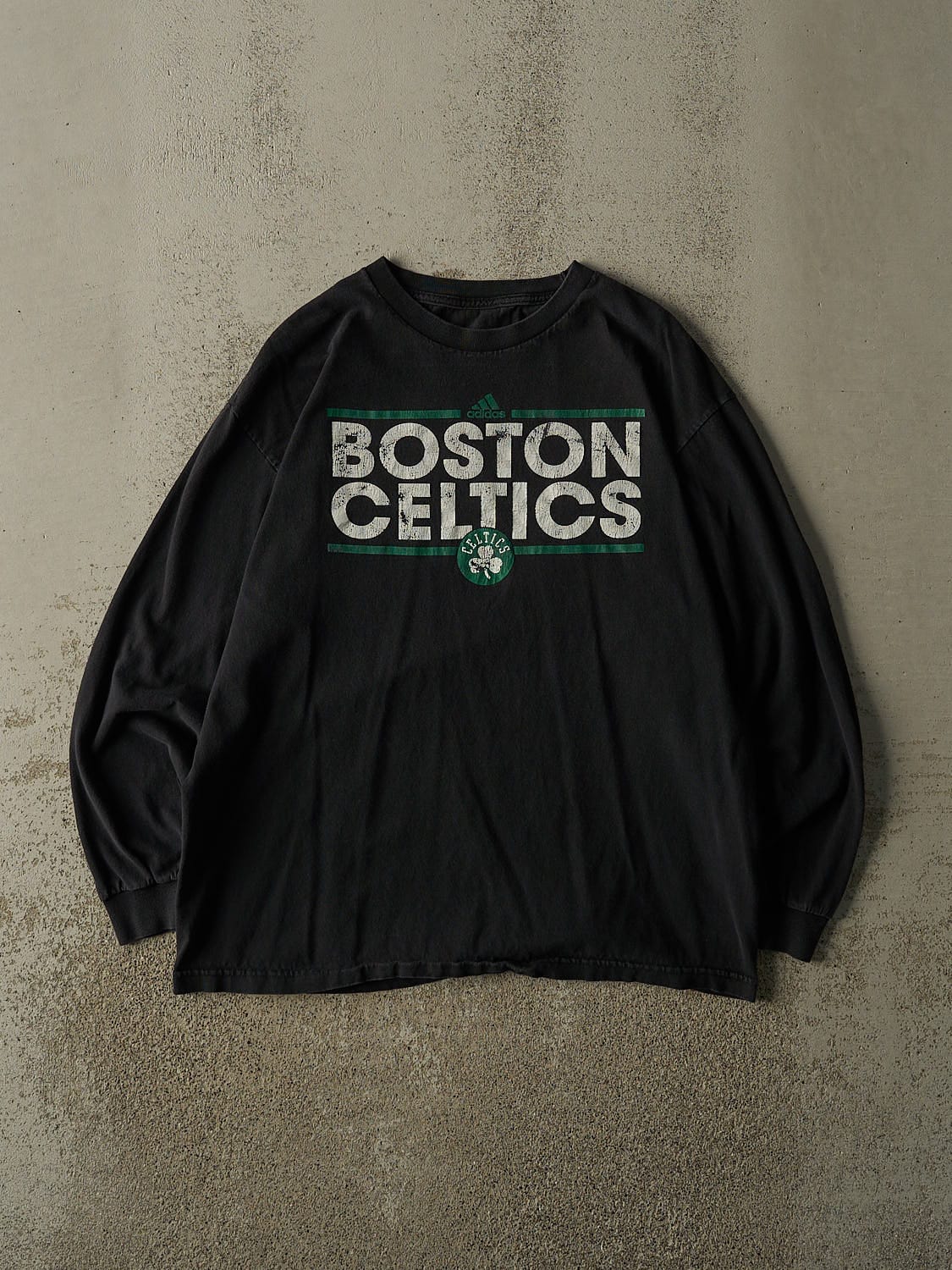Vintage Y2K Black Boston Celtics Long Sleeve (L/XL)