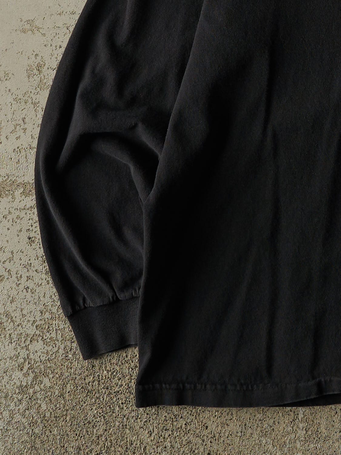Vintage Y2K Black Boston Celtics Long Sleeve (L/XL)