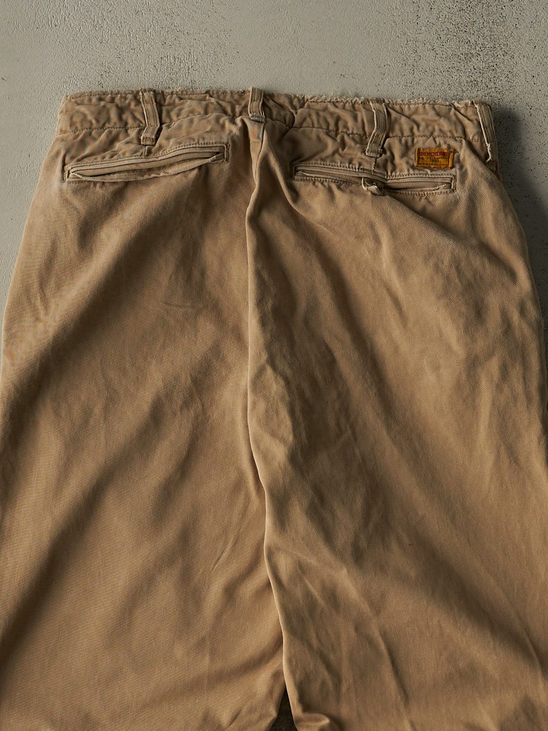 Vintage Y2K Camel Abercrombie & Fitch Chino Pants (31x28)
