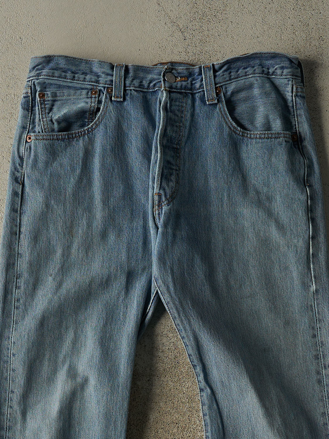 Vintage Y2K Mid Wash Levi's 501 Jeans (32x32)