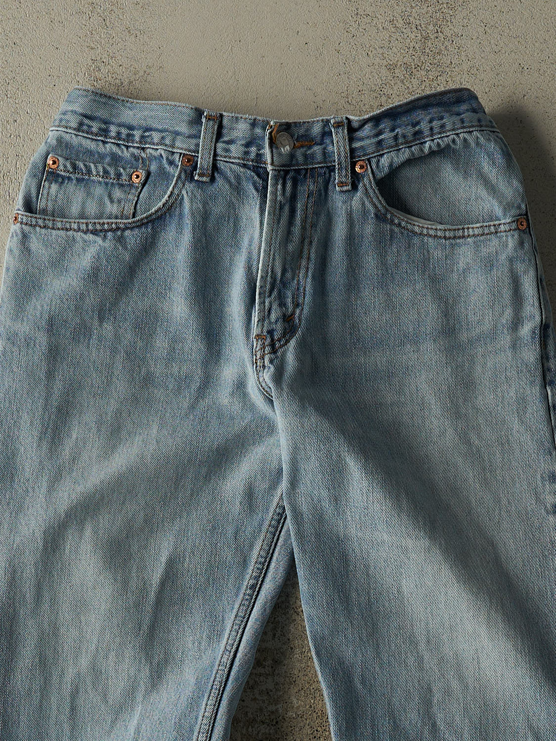 Vintage Y2K Light Wash Levi's Jeans (30x28.5)