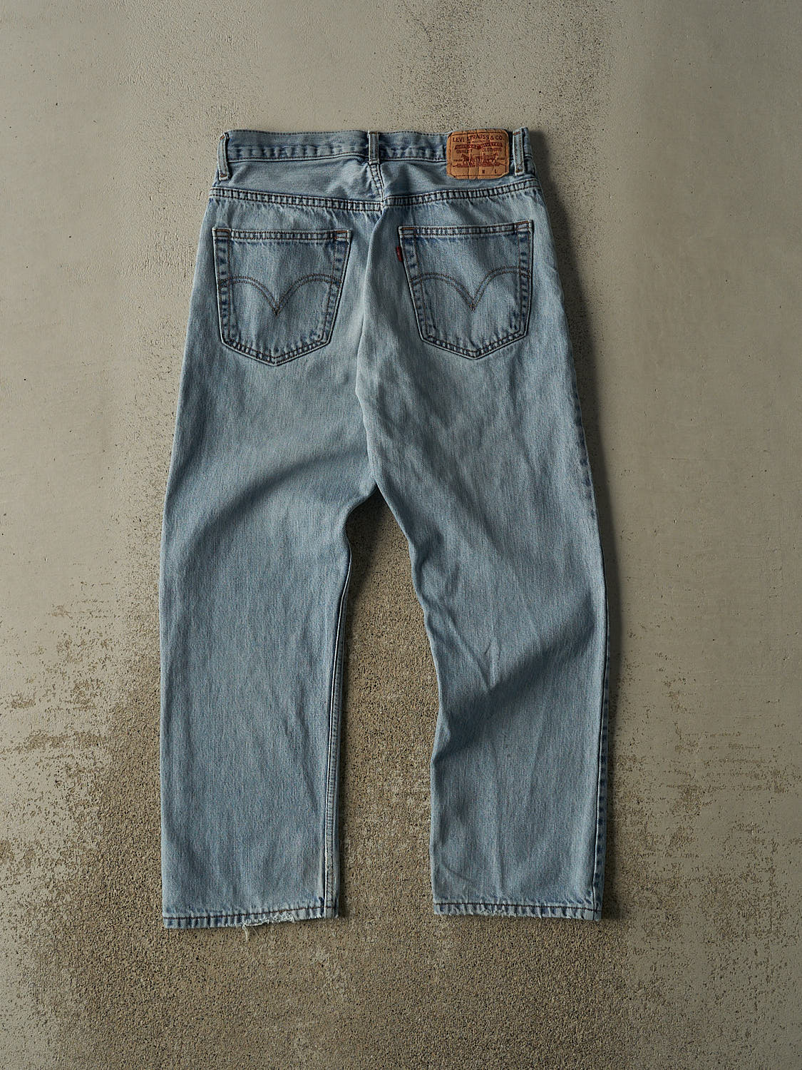Vintage Y2K Light Wash Levi's Jeans (30x28.5)