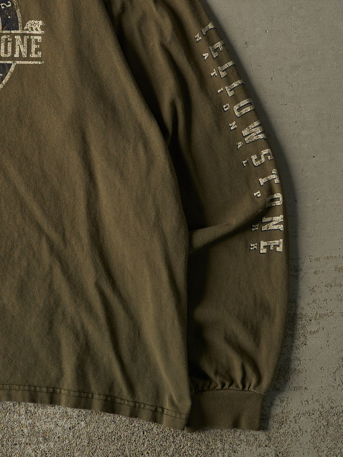 Vintage Y2K Green Yellowstone National Park Long Sleeve (M/L)