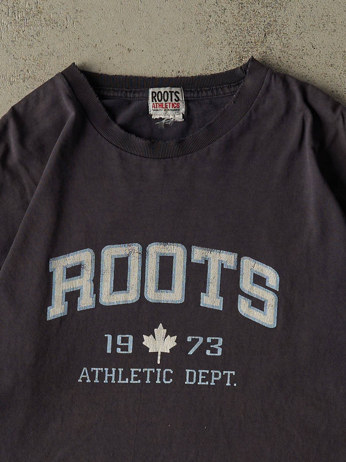 Vintage Y2K Sun Faded Navy Roots Athletics Tee (XL/XXL)