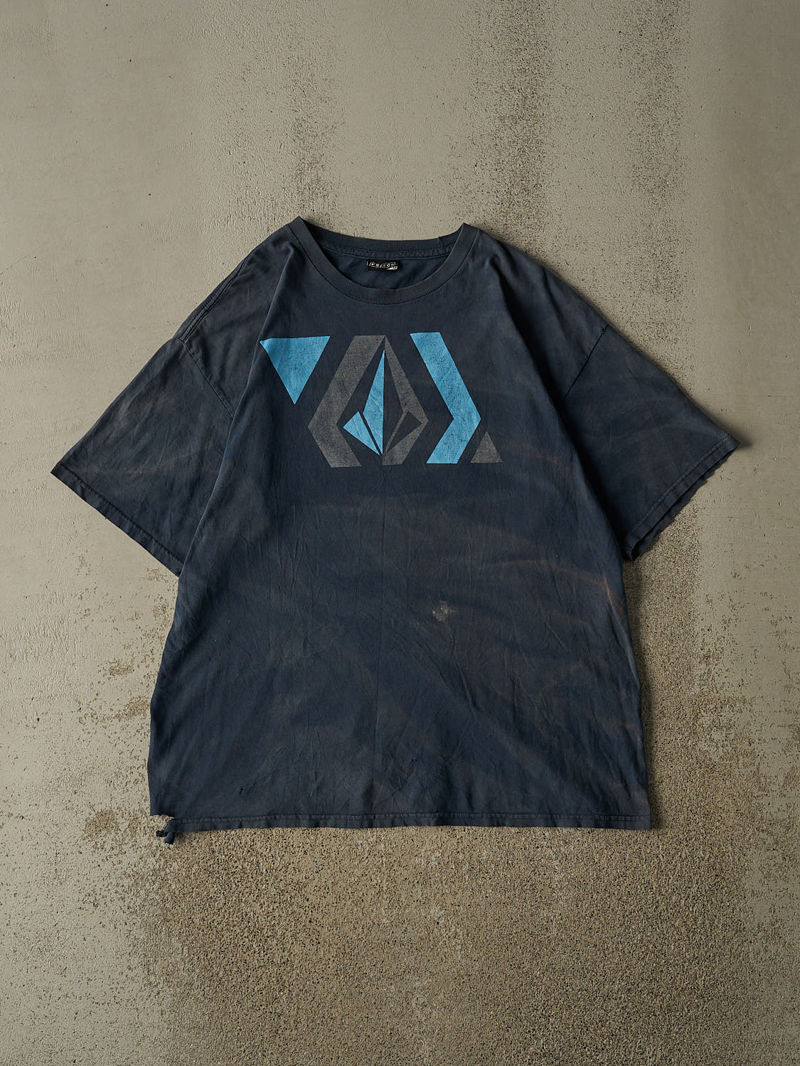 Vintage Y2K Sun Faded Navy Volcom Tee (L/XL)