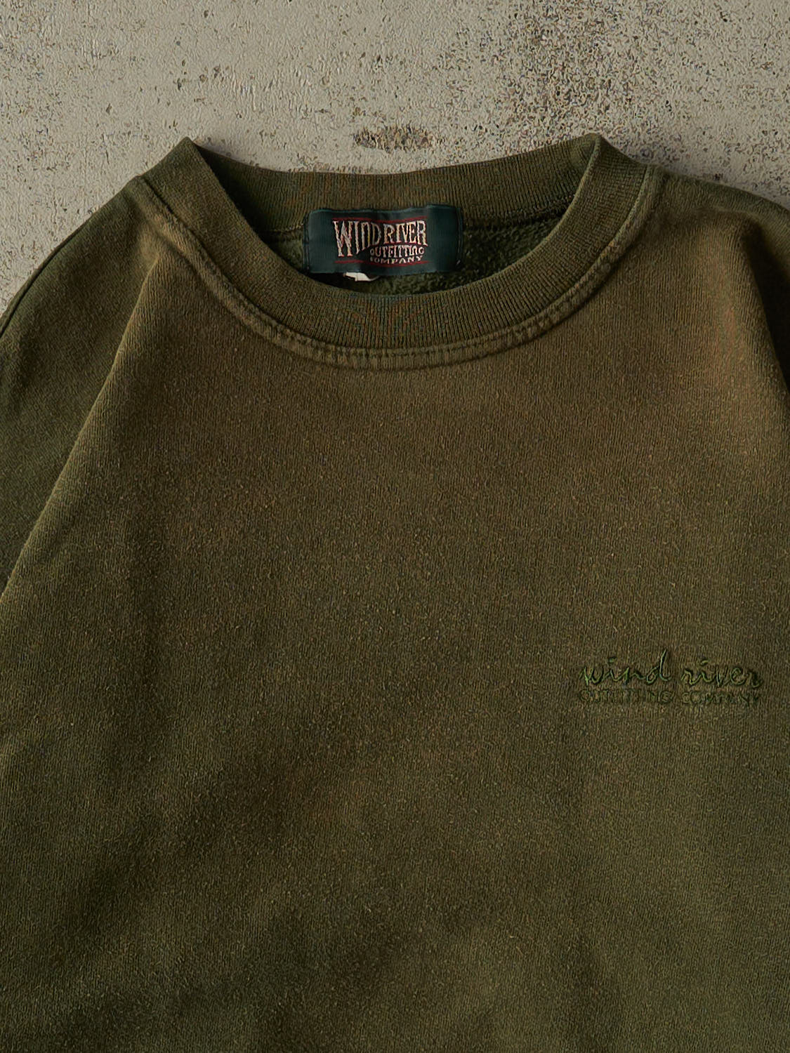 Vintage 90s Sun Faded Green Wind River Embroidered Crewneck (M/L)