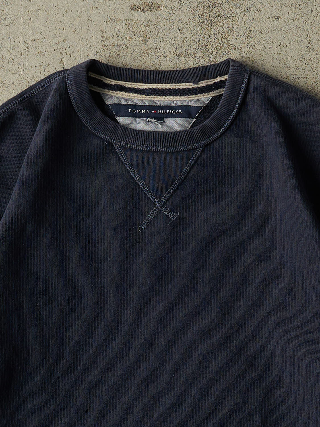 Vintage Y2K Navy Blue Tommy Hilfiger Lightweight Textured Crewneck (M)
