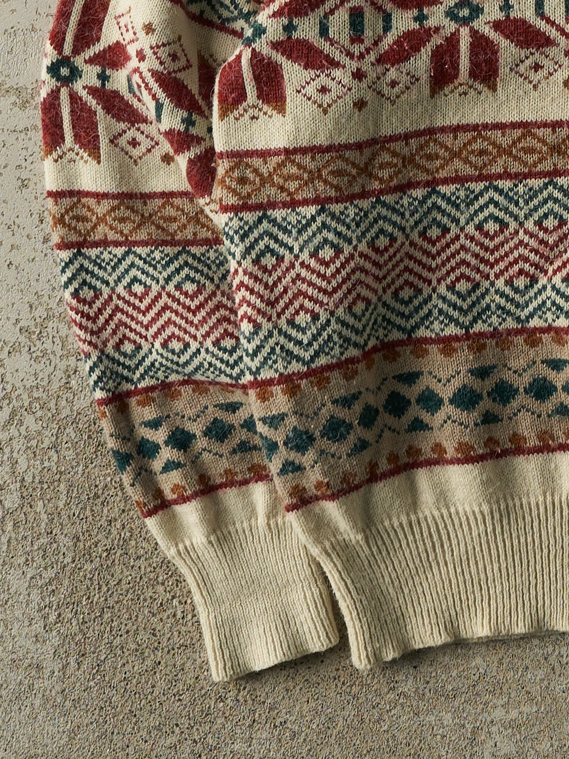 Vintage 90s Beige Snowflake Patterned Knit Pullover (L)