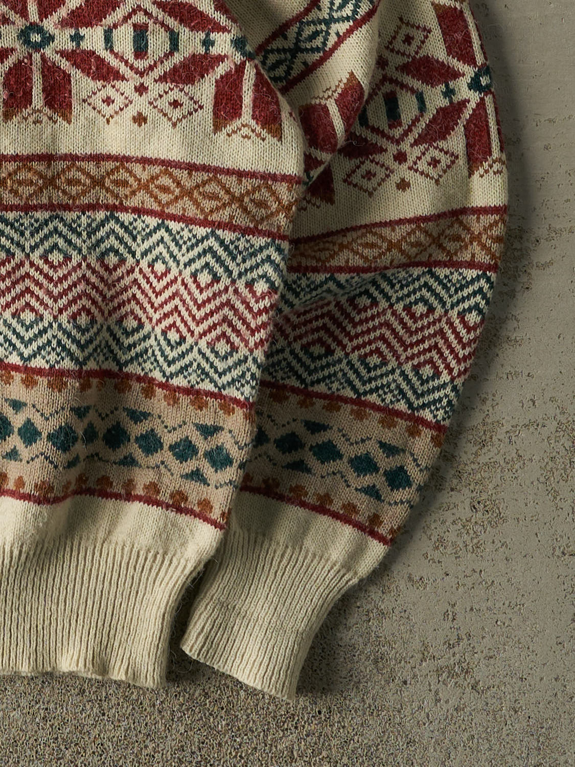 Vintage 90s Beige Snowflake Patterned Knit Pullover (L)