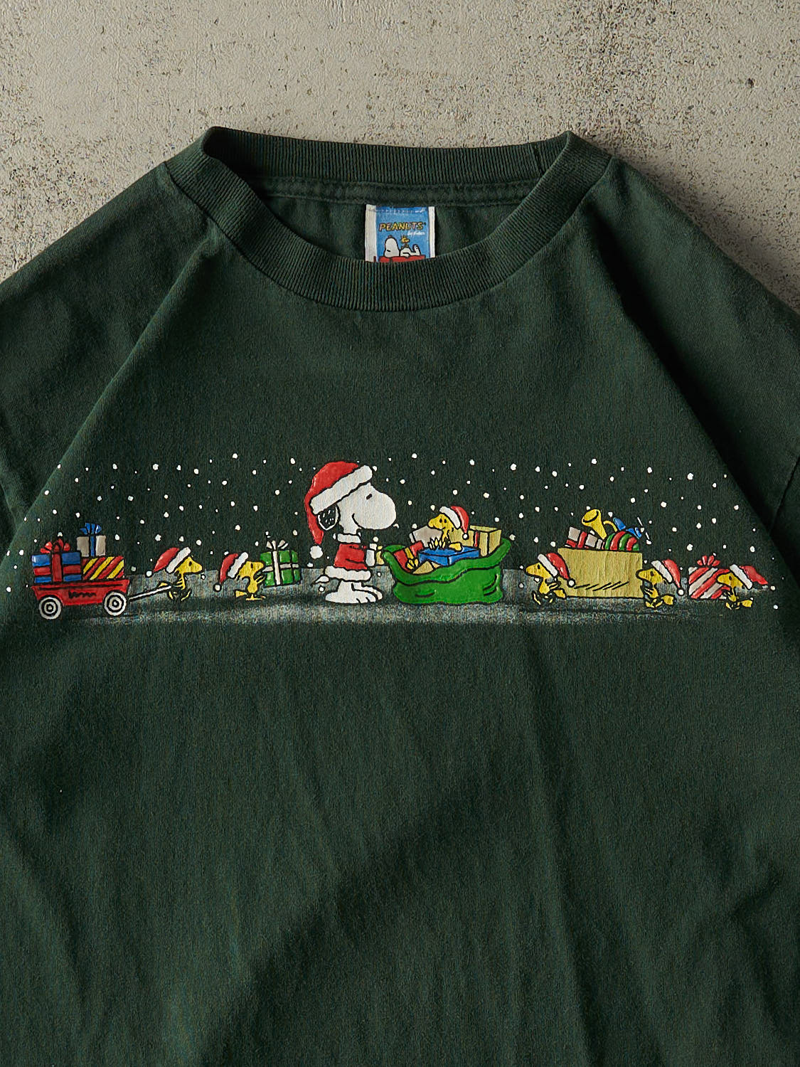 Vintage 90s Green Snoopy Christmas Tee (S/M)