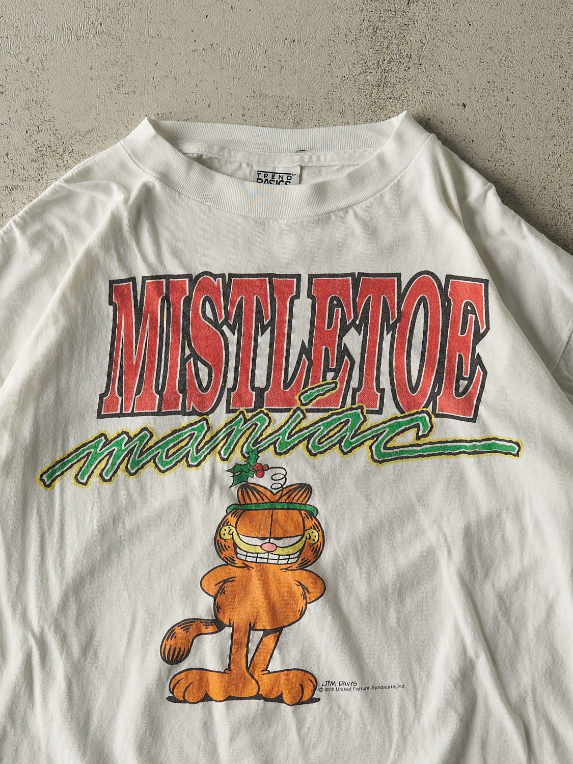 Vintage 90s White Mistletoe Garfield Tee (L)