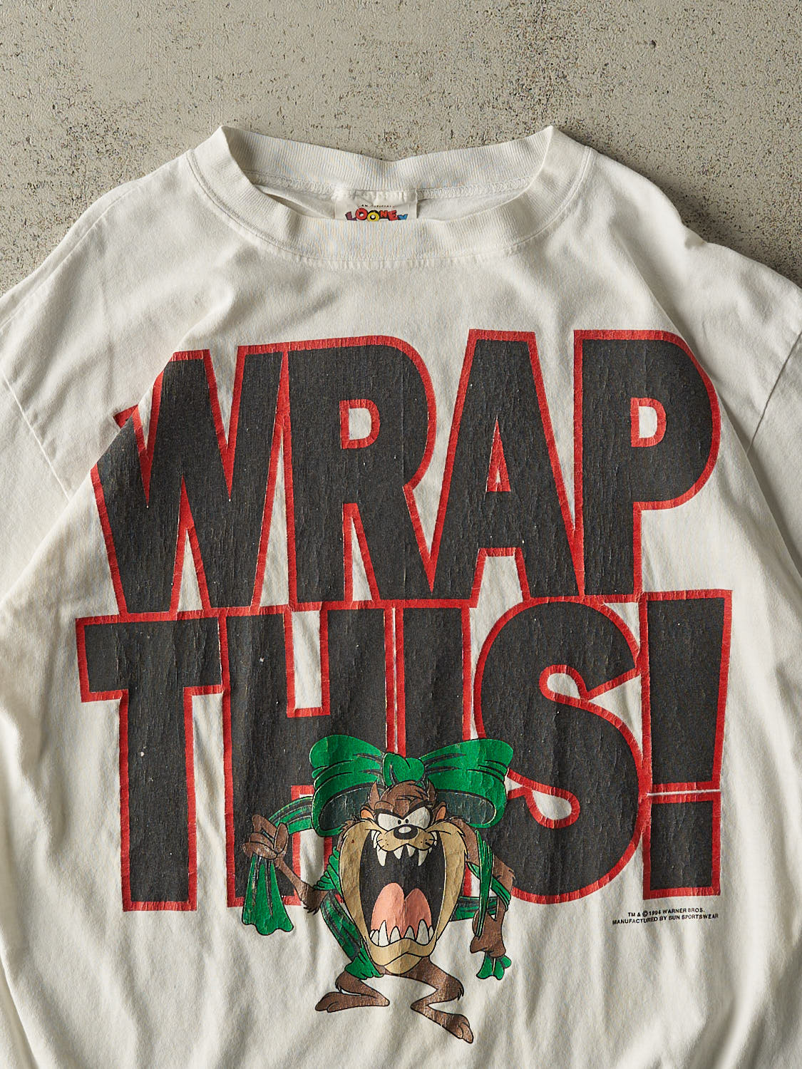 Vintage 94' White Looney Tunes "Wrap This" Tee (M/L)