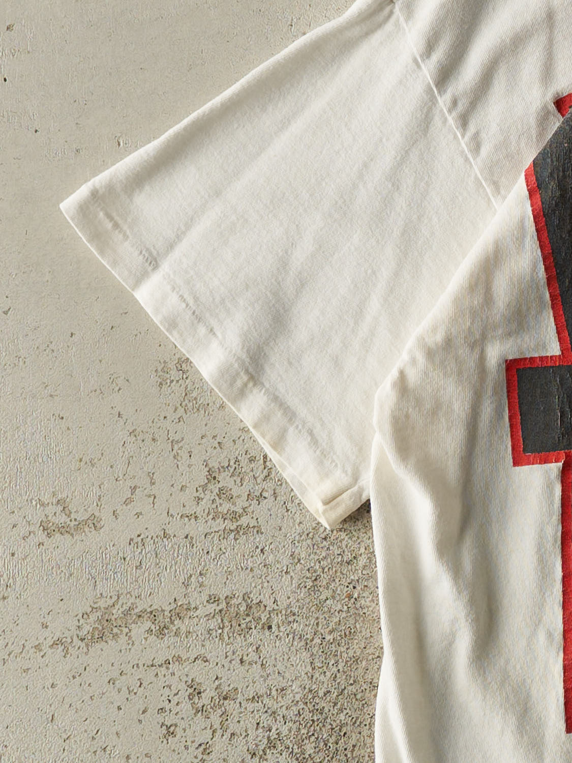 Vintage 94' White Looney Tunes "Wrap This" Tee (M/L)