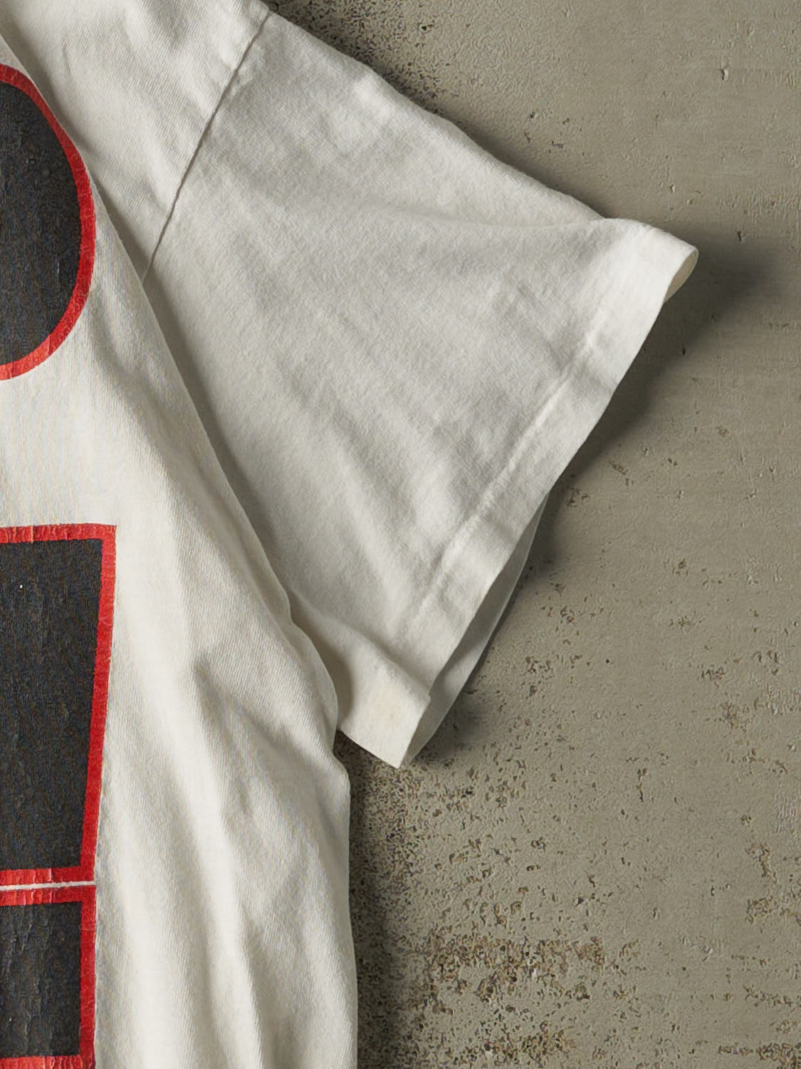 Vintage 94' White Looney Tunes "Wrap This" Tee (M/L)