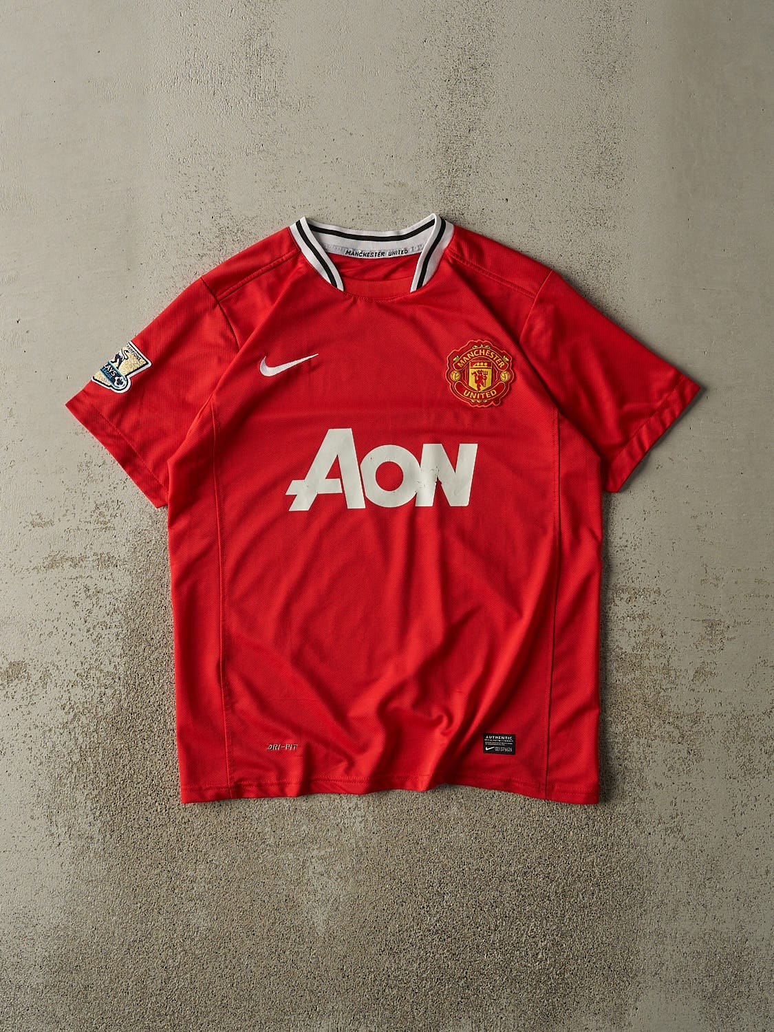 Vintage Y2K Red Manchester United Soccer Jersey (M/L)