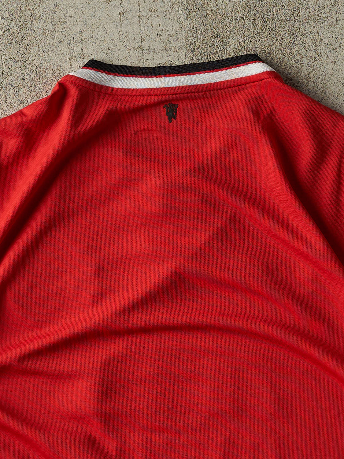 Vintage Y2K Red Manchester United Nike Soccer Jersey (XL)