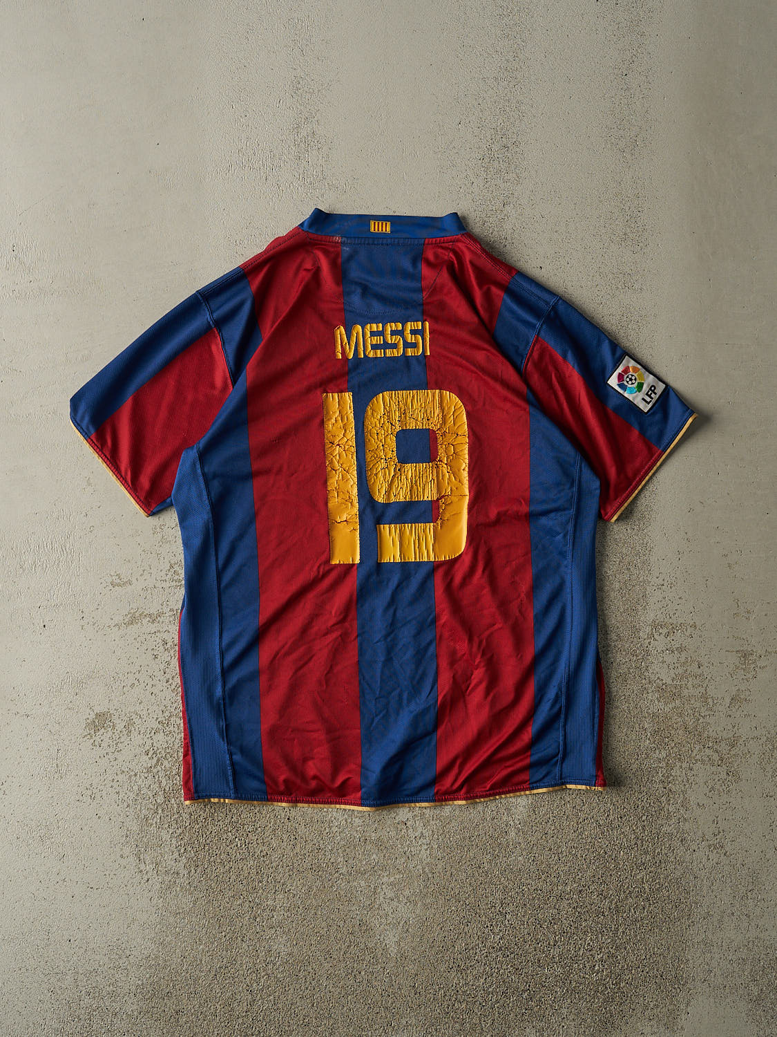 Vintage Y2K Red & Blue FC Barcelona Nike Lionel Messi Jersey (XL)