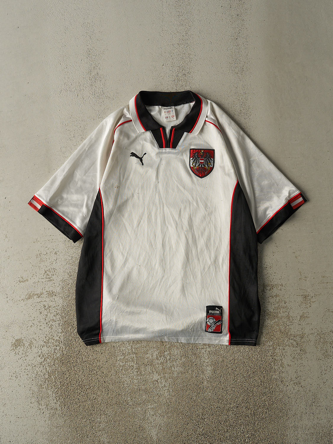 Vintage 90s White & Black Austria Puma Soccer Jersey (L)