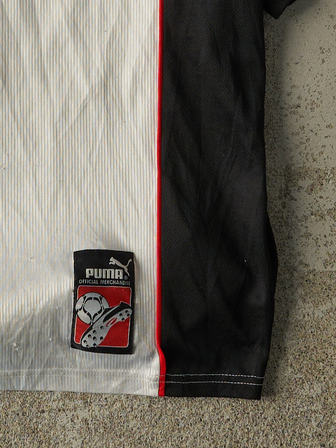 Vintage 90s White & Black Austria Puma Soccer Jersey (L)