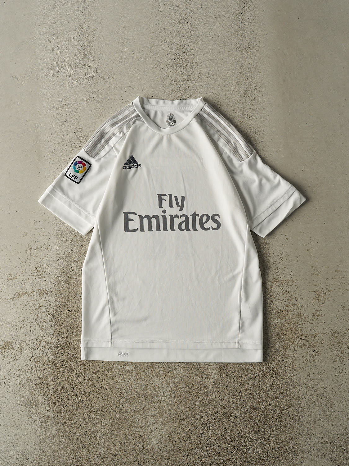 Vintage Y2K White Real Madrid #11 Gareth Bale Soccer Jersey (M)