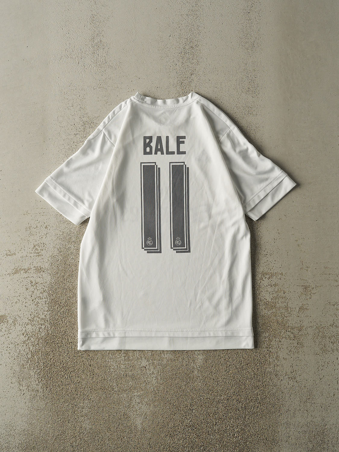 Vintage Y2K White Real Madrid #11 Gareth Bale Soccer Jersey (M)
