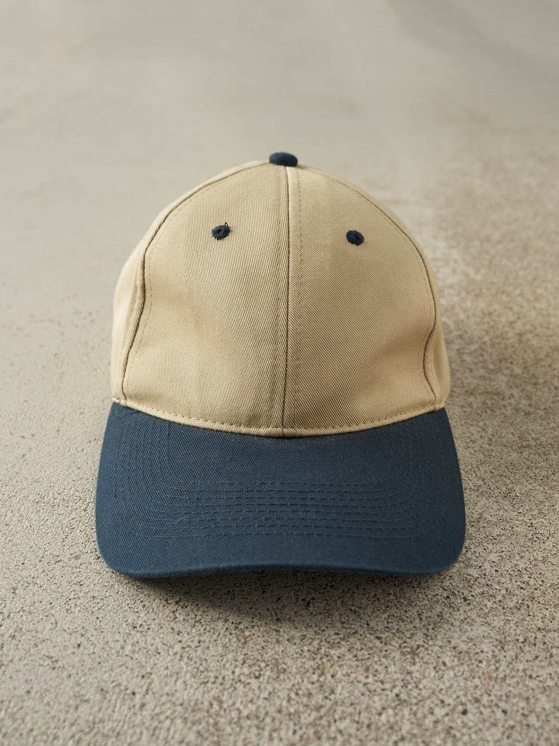 Vintage 90s Beige & Navy Blank Strapback (O/S)
