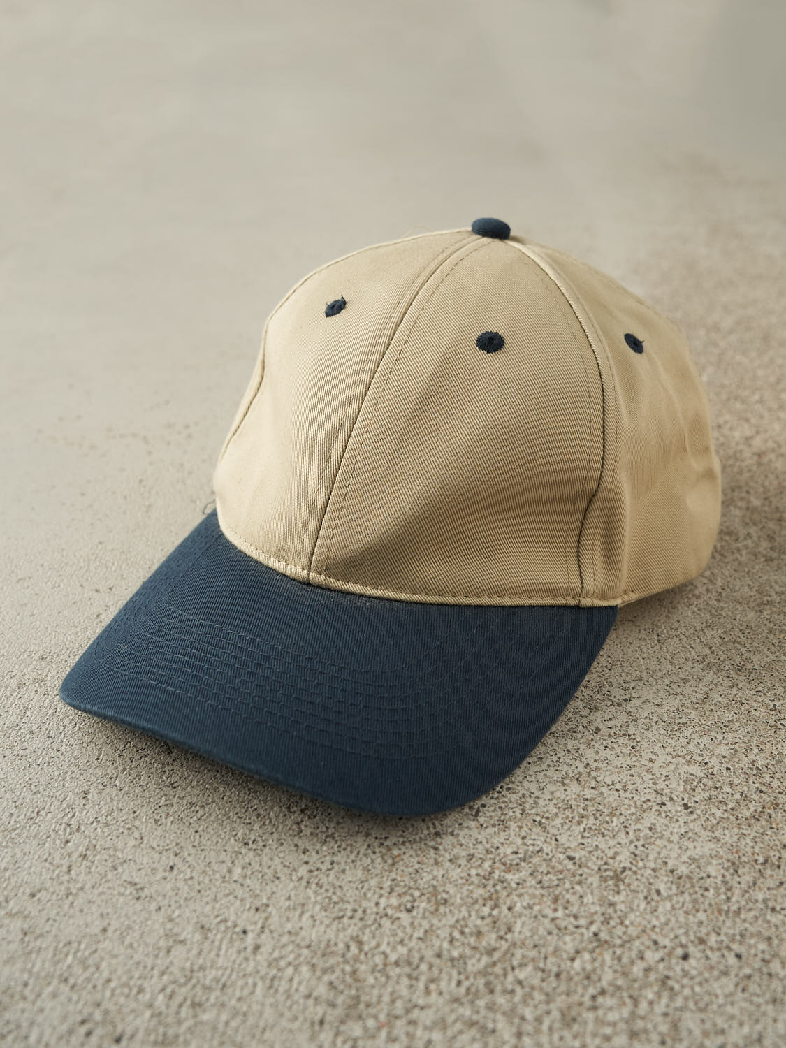 Vintage 90s Beige & Navy Blank Strapback (O/S)