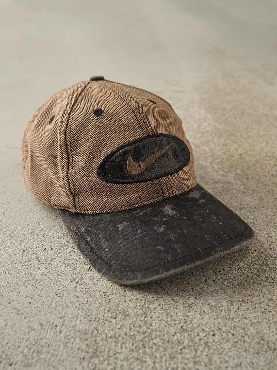 Vintage 90s Sun Faded Brown Nike Embroidered Strapback (O/S)