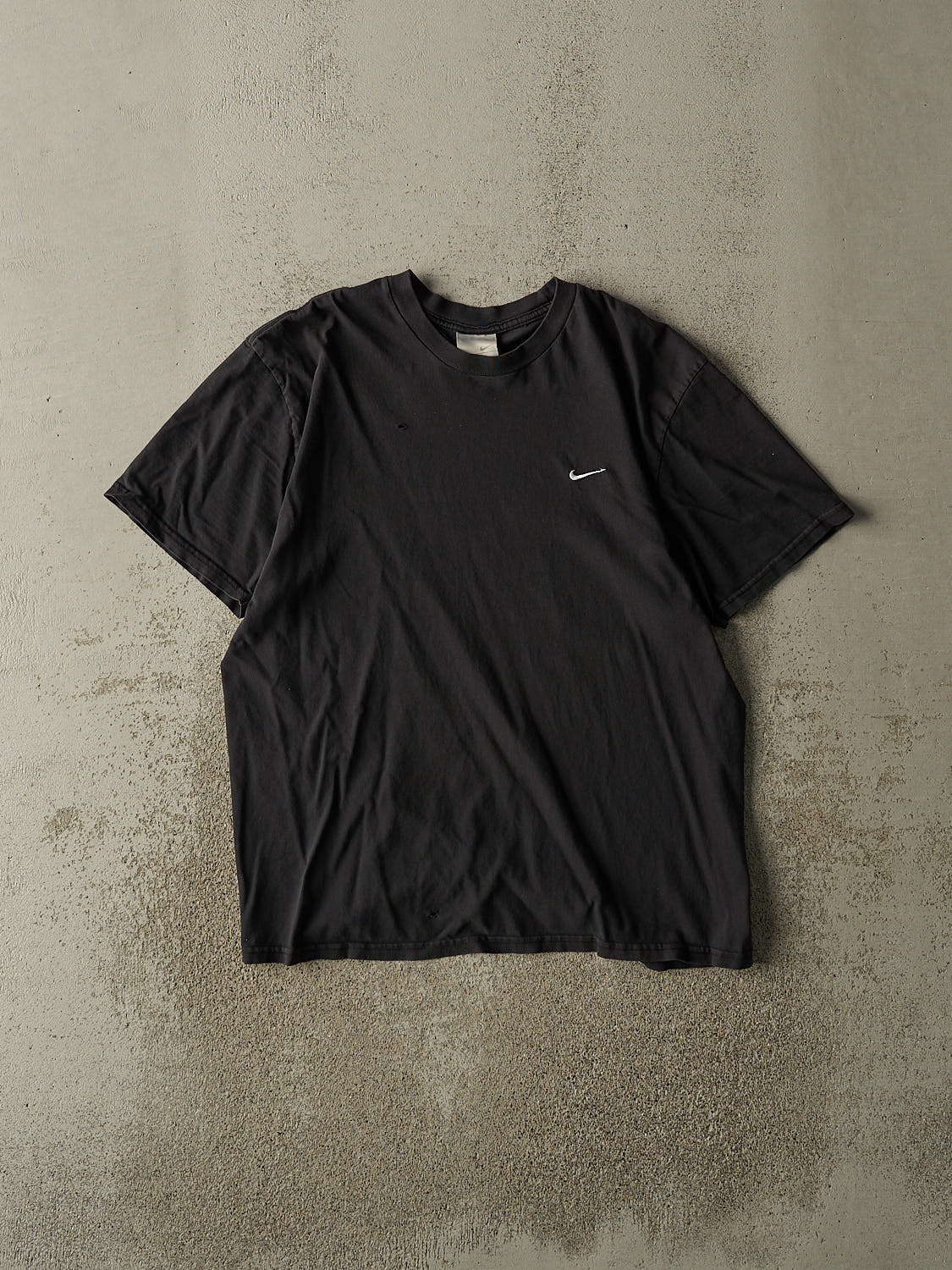 Vintage Y2K Faded Black Nike Embroidered Logo Tee (L/XL)