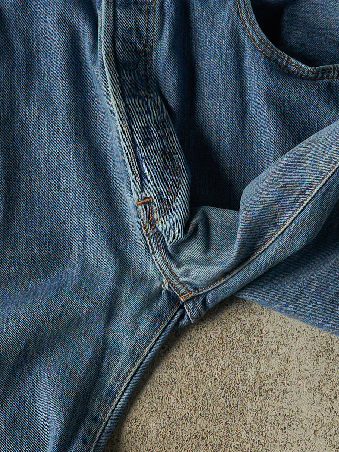 Vintage 90s Mid Wash Levi's 501 Jeans (38x30.5)