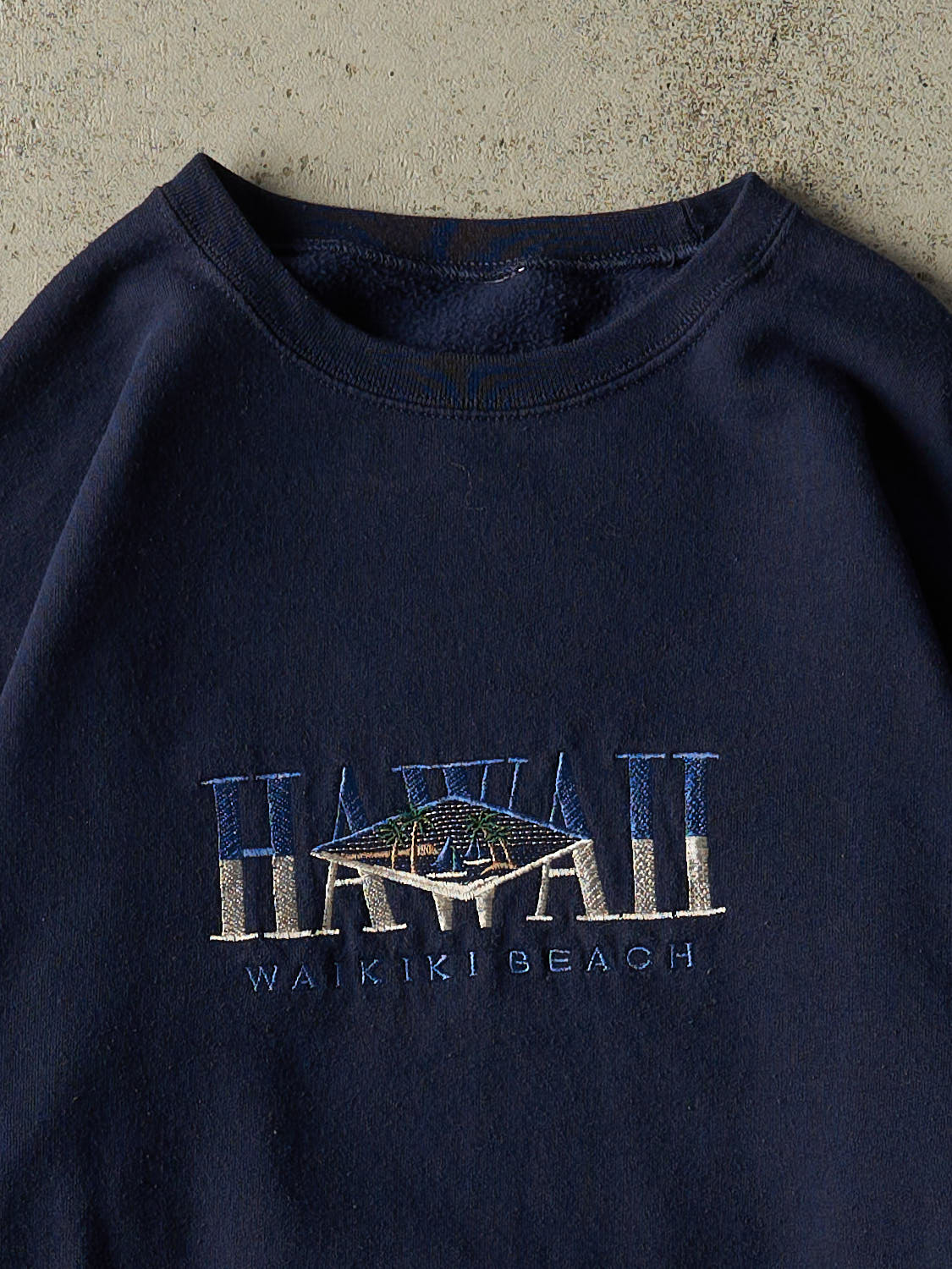 Vintage 90s Navy Blue Hawaii Waikiki Beach Embroidered Crewneck (M)
