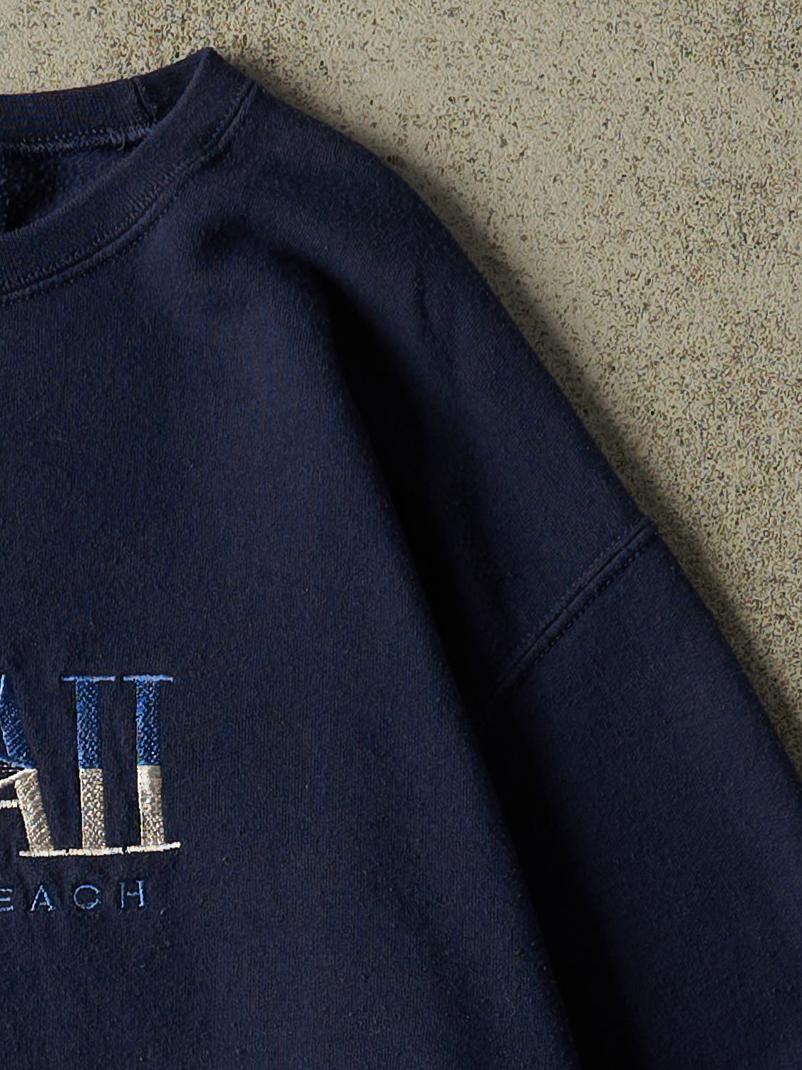Vintage 90s Navy Blue Hawaii Waikiki Beach Embroidered Crewneck (M)