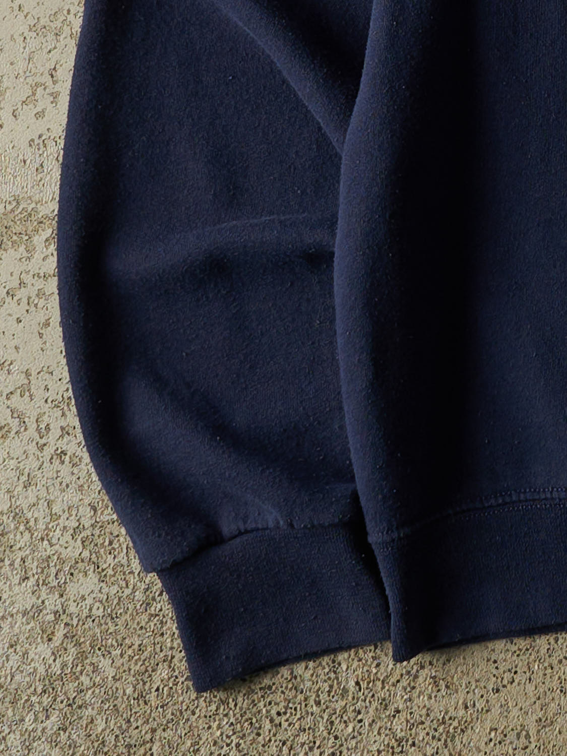 Vintage 90s Navy Blue Hawaii Waikiki Beach Embroidered Crewneck (M)
