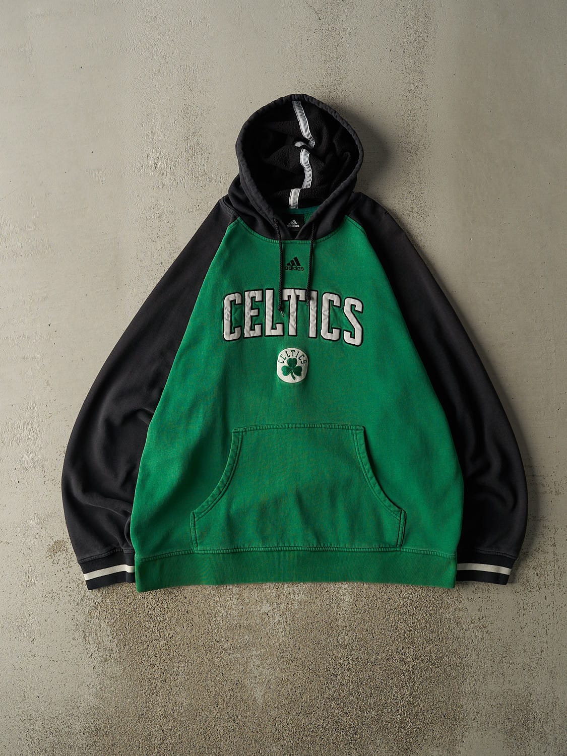 Vintage Y2K Green & Black Adidas Boston Celtics Hoodie (XXL)